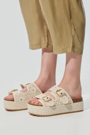 Chinelos plataforma trançadas BSB 