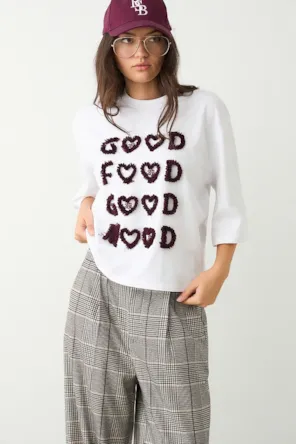 Camiseta com estampa em relevo BSB