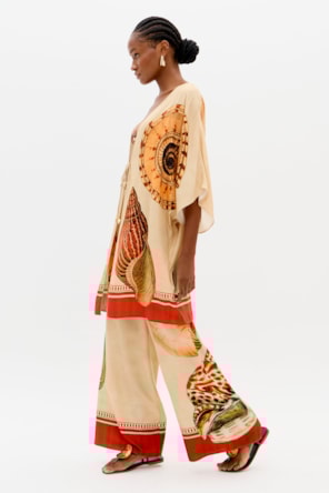 Calças Largas SHELLIS Bege - Lança Perfume