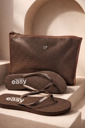 Chinelo Básico Castanho - Lança Perfume