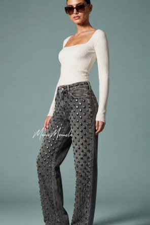 Calça jeans cenoura balão feita em denim preto com lavagem escura FRACOMINA 