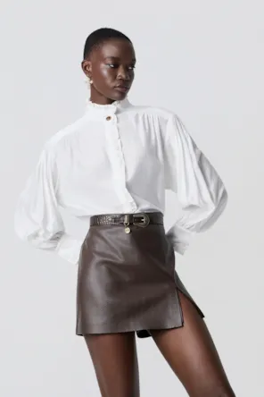 Camisa com detalhes em renda BSB