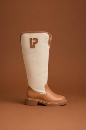 Bota Montaria Com Metal LANÇA PERFUME 