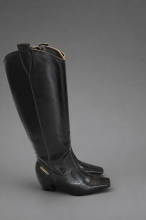 Botas  Western Cano Alto pretas LANÇA PREFUME 