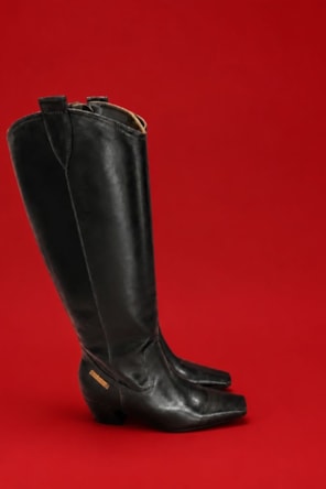 Botas  Western Cano Alto pretas LANÇA PREFUME 