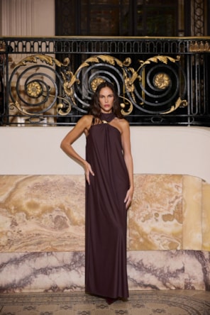 Vestido com aplicação pescoço 