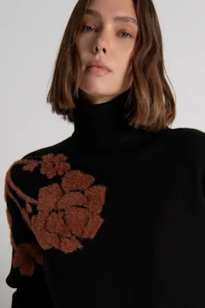 Camisola Tricô de corte regular com efeito jacquard floral. FRACOMINA 