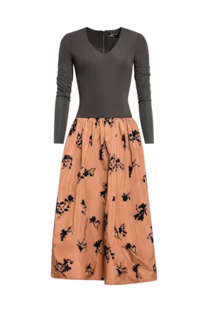 Vestido longo de corte regular confeccionado em tecidos mistos. FRACOMINA 