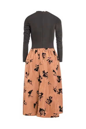 Vestido longo de corte regular confeccionado em tecidos mistos. FRACOMINA 
