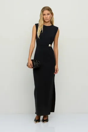 Vestido longo com detalhe de fivela na cor preta BSB