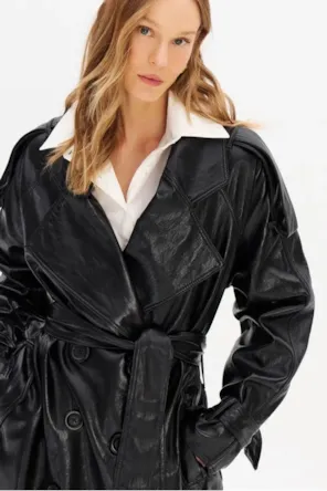 Trench Coat Alongado Em Pu LANÇA PERFUME 