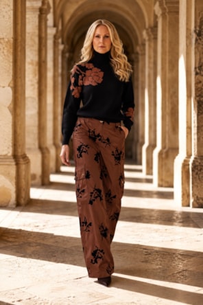Calças cargo pant with flowers. FRACOMINA 