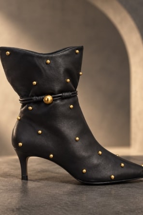 Botim Dream Balls Salto Fino Couro Preto CARRANO 