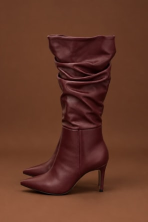 Bota Slouchy Cano Alto Salto Fino Couro Bordou  CARRANO 