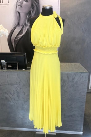 VESTIDO PLISSADO CAVAS