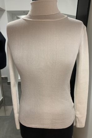 CAMISOLA GOLA ALTA CANELADA 