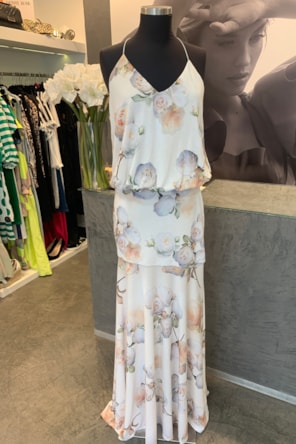 VESTIDO LONGO FLORES 