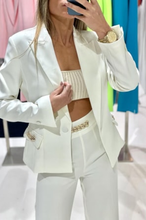 BLAZER LISO APLICAÇÃO BOLSO