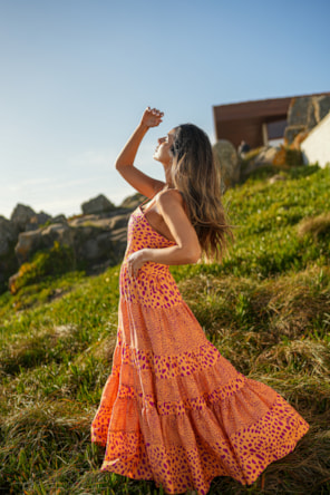 VESTIDO LARANJA ESTAMPA ONÇA
