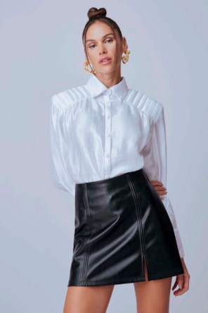 Camisa Manga Longa Detalhes Ombro