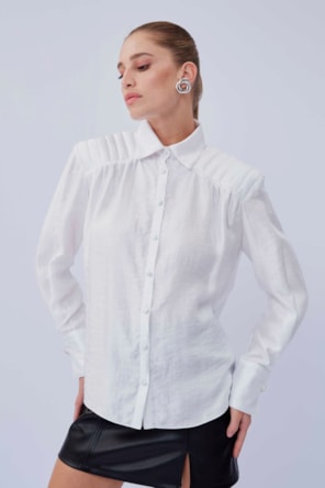 Camisa Manga Longa Detalhes Ombro