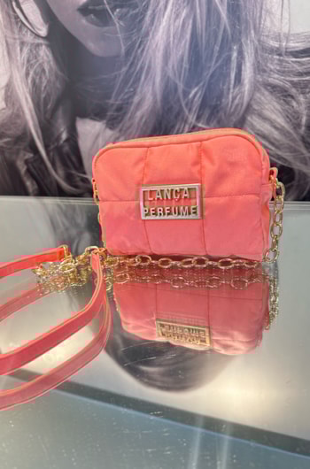 c5932837-121e-4c4b-b68d-1d2d47fa2567