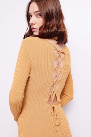 VESTIDO MALHA COSTAS INTERLAÇADA 