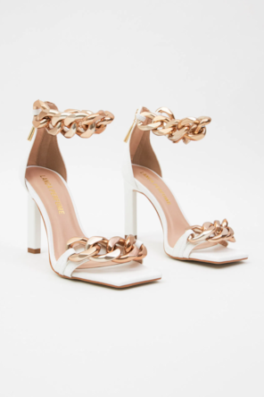 SANDALIAS  BRANCAS CORRENTE DOURADA