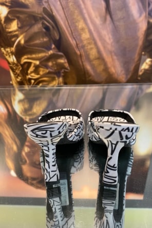 SANDALIAS LETRAS 