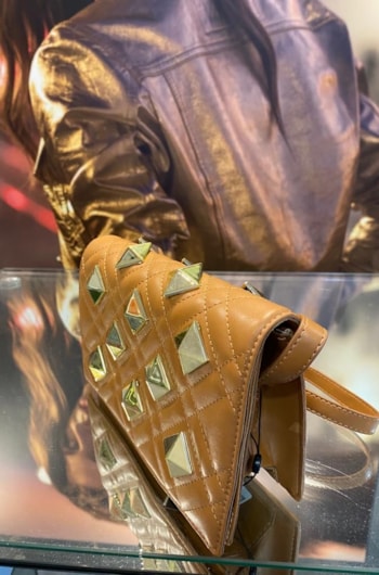 60fd609c-fc02-4331-9d47-14b528a03a6c