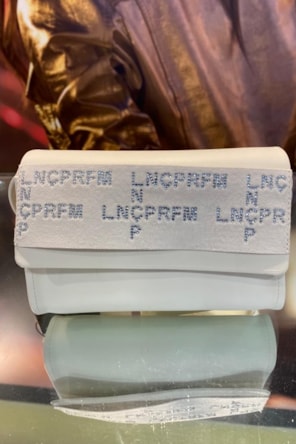 MALA PEQUENA LETRAS PRATA 
