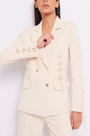 BLAZER COM ATILHOS 