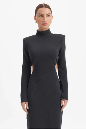 VESTIDO PRETO GOLA 