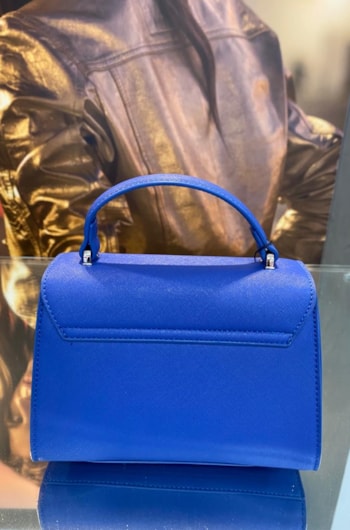 228cc750-23b1-46b7-8431-978267e752cf