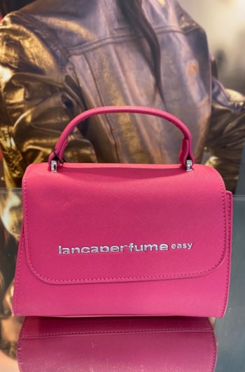 3b03706b-1ade-4d2c-ab45-852592814ec8