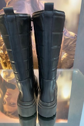 BOTAS PUFFY COM METAL
