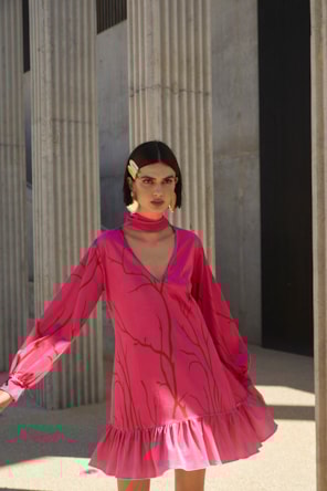VESTIDO CURTO ESTAMPADO COM LAÇADA
