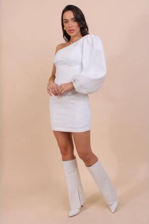 VESTIDO COM UMA MANGA 