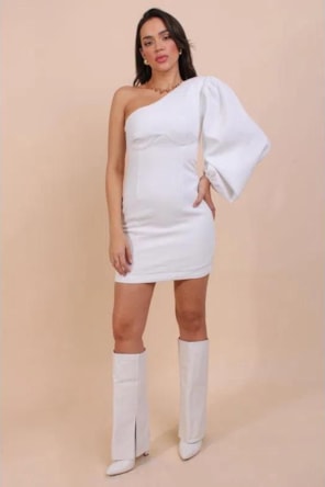 VESTIDO COM UMA MANGA 