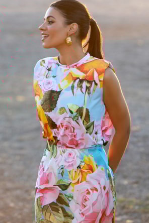 BLUSA  ACETINADA COM OMBREIRAS