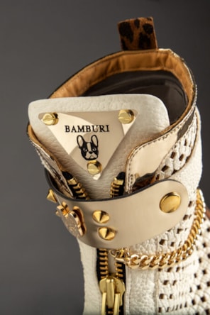 BOTAS BRANCAS BAMBURI 