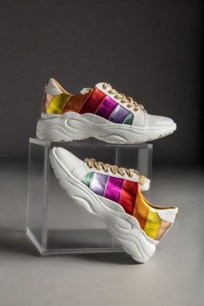 TENIS MULTICOR 