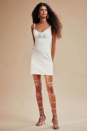 VESTIDO CURTO FLOR BRANCA