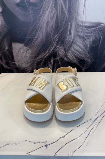 526027d4-3dba-4e4a-b0f7-2aa6eef1fe09