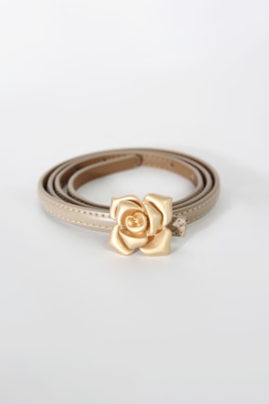 CINTO COM FIVELA DE FLOR