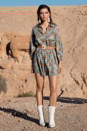 VESTIDO EM RENDA