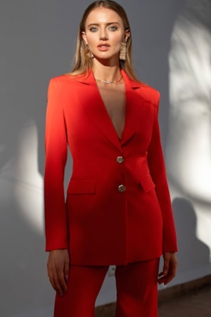 BLAZER CINTADO COM OMBREIRAS