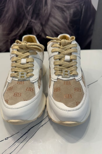 2cf3426f-b7df-42ce-a373-78fbb8506261