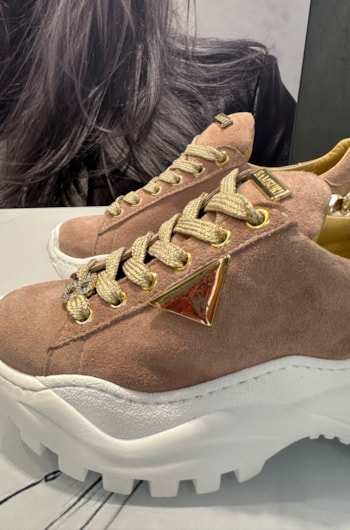 d90d04c4-6889-4d9b-98ef-92ebea2c9393