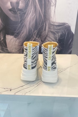 TÉNIS  BOTA  ZEBRA BAMBURI 